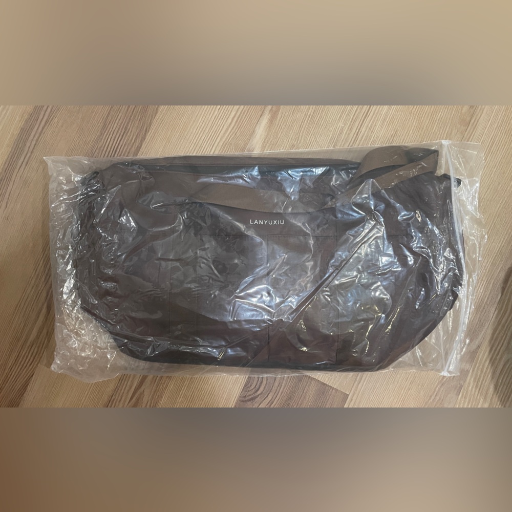 Brandnew| Waterproof Travel/Gym Bag
